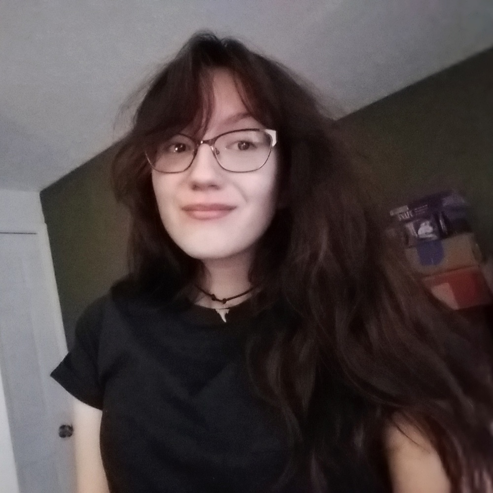 Meet your Posher, Caitlin